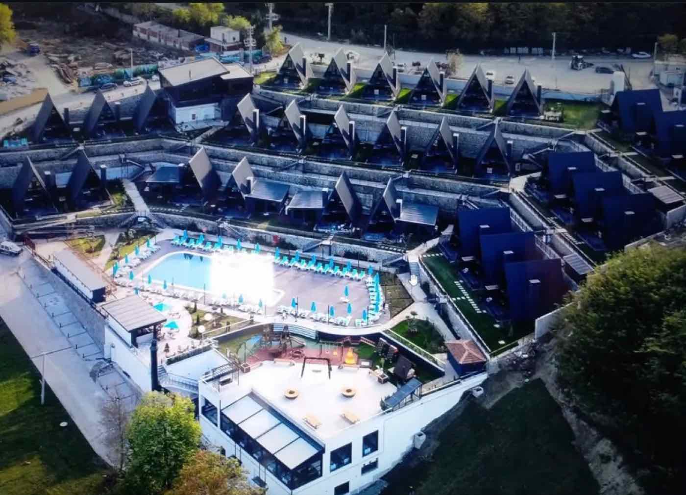 Otel Peyzajı — Havadan Görünüm — Karadağ Peyzaj